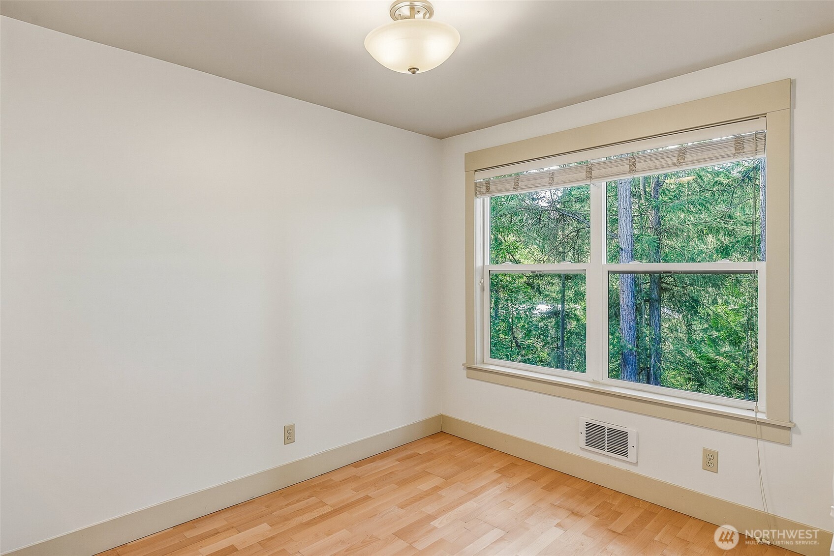 22910 90th Avenue E304 Property Photo 11