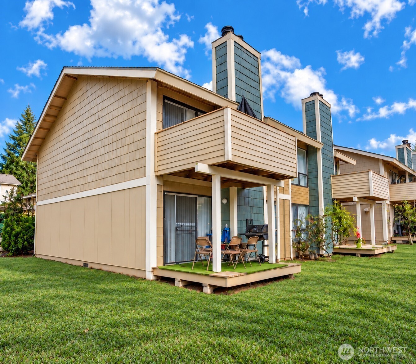 34246 1st Place Property Photo 2
