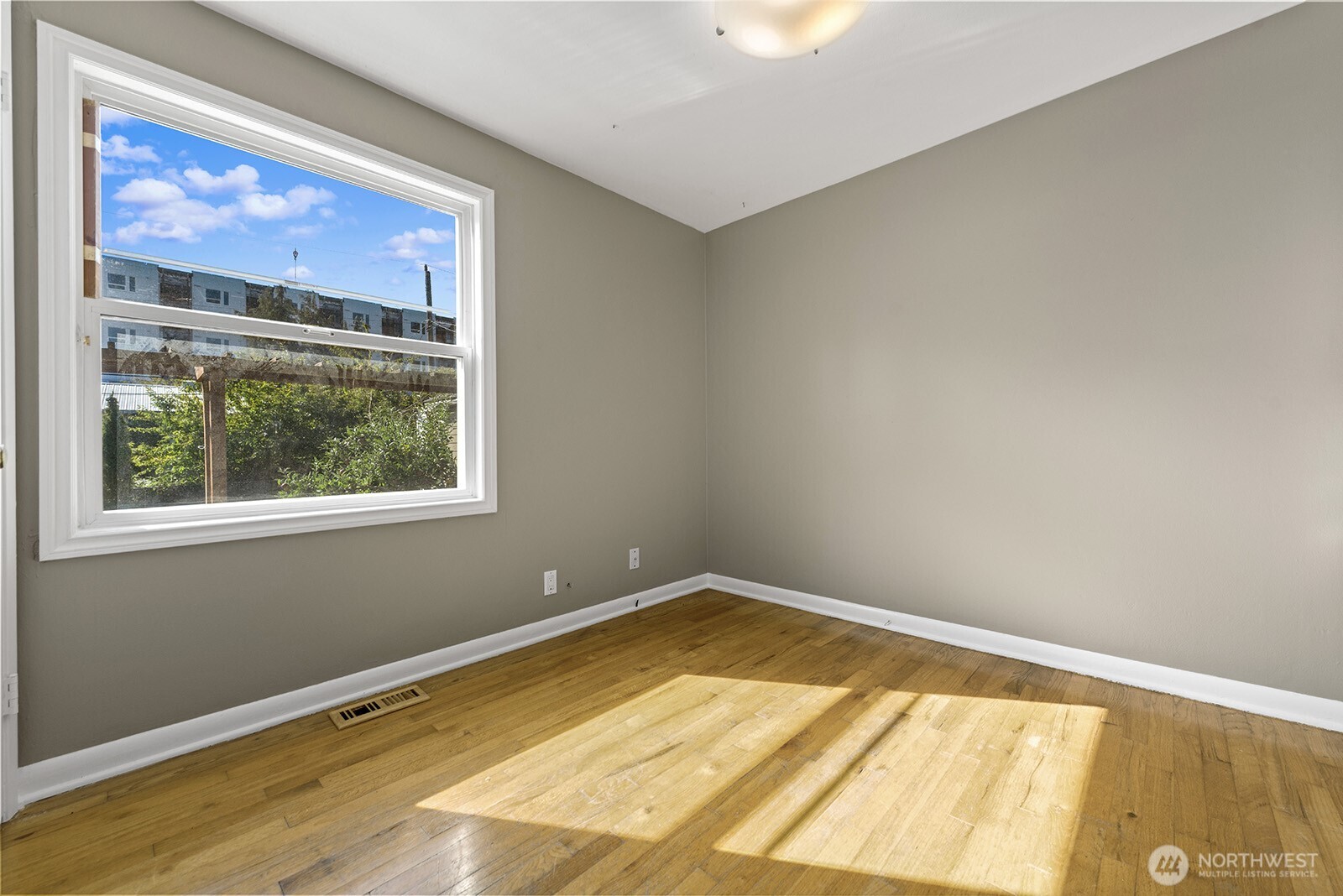 829 Ne 189th Street Property Photo 20