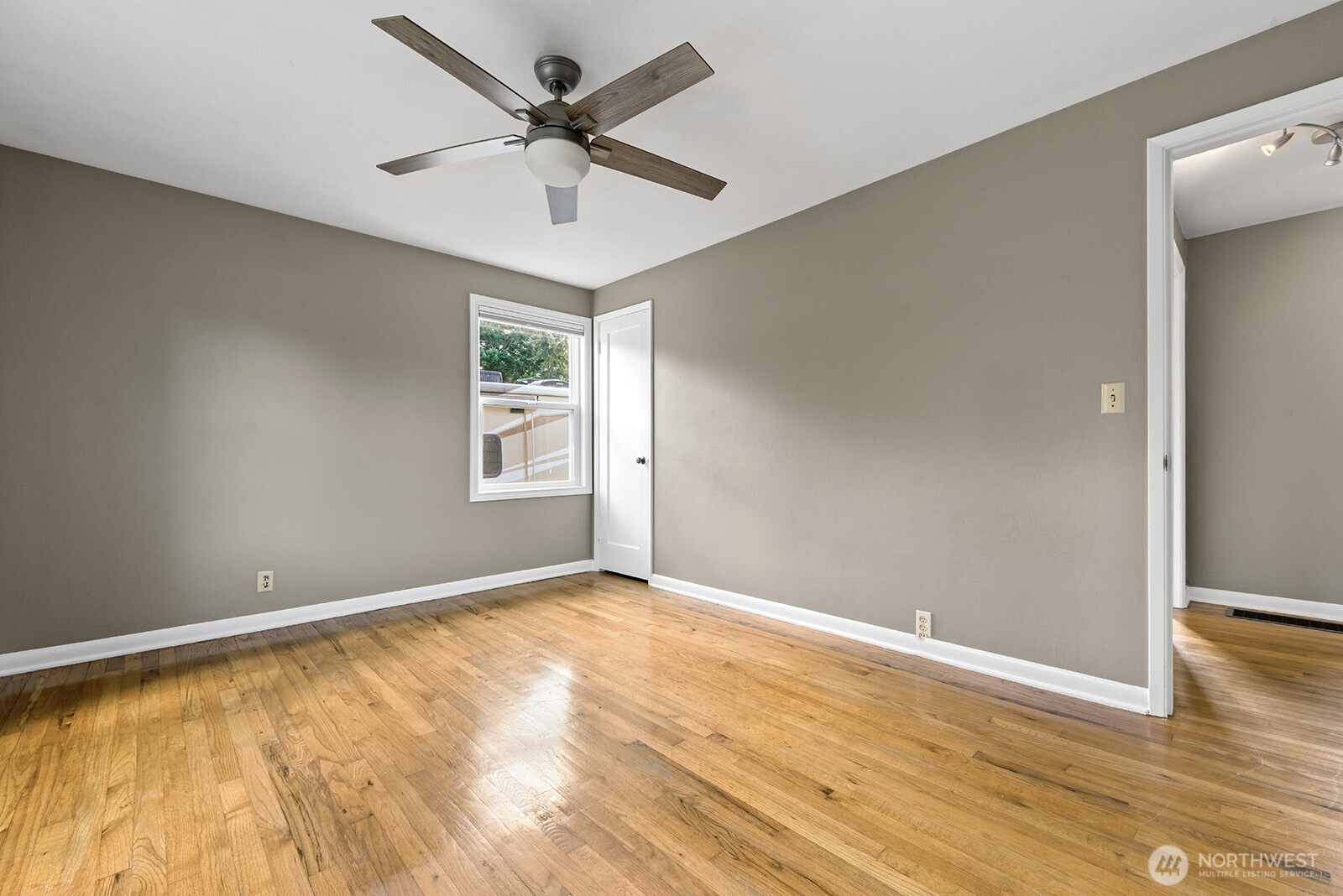 829 Ne 189th Street Property Photo 25