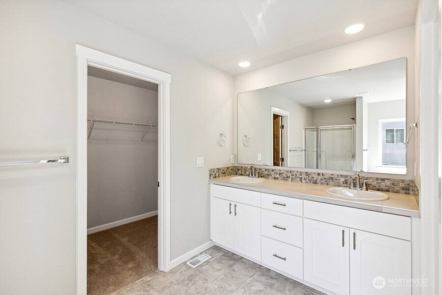 10043 Merrrick Street 364 Property Photo 13