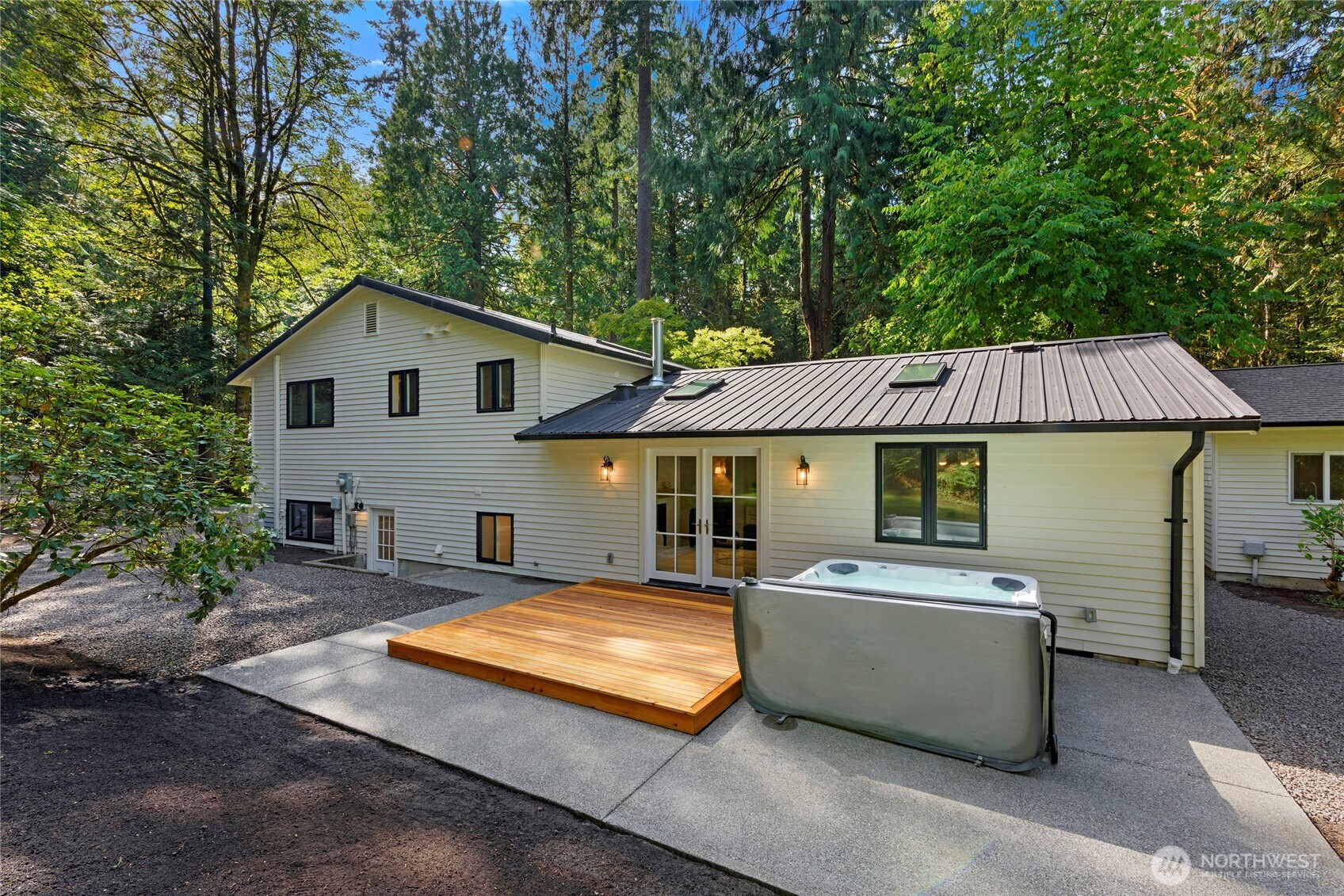 6894 Ne Koura Road Property Photo 28