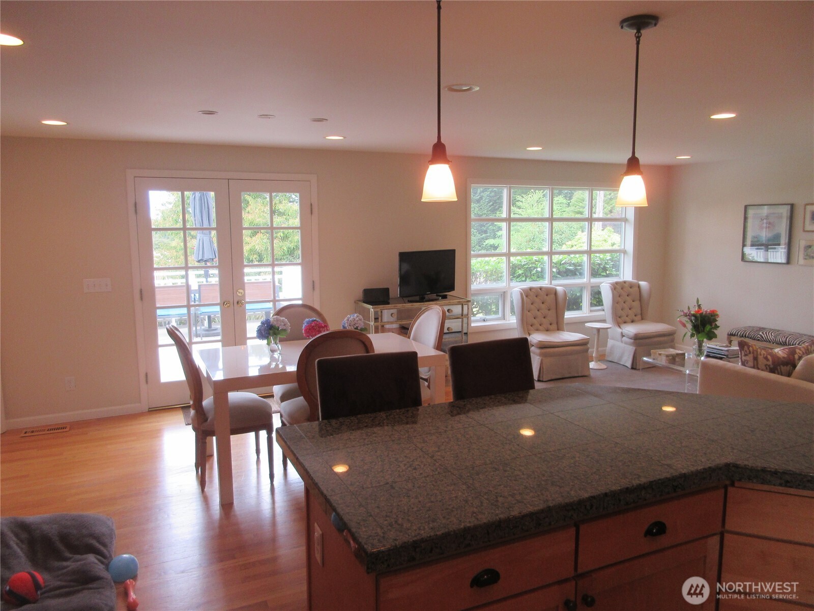 8831 Ne 28th Street Property Photo 6