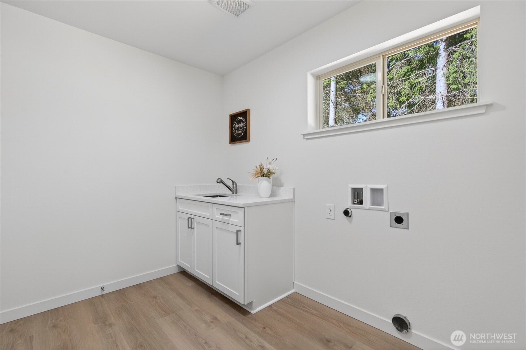711 Endor Heights Court Property Photo 13