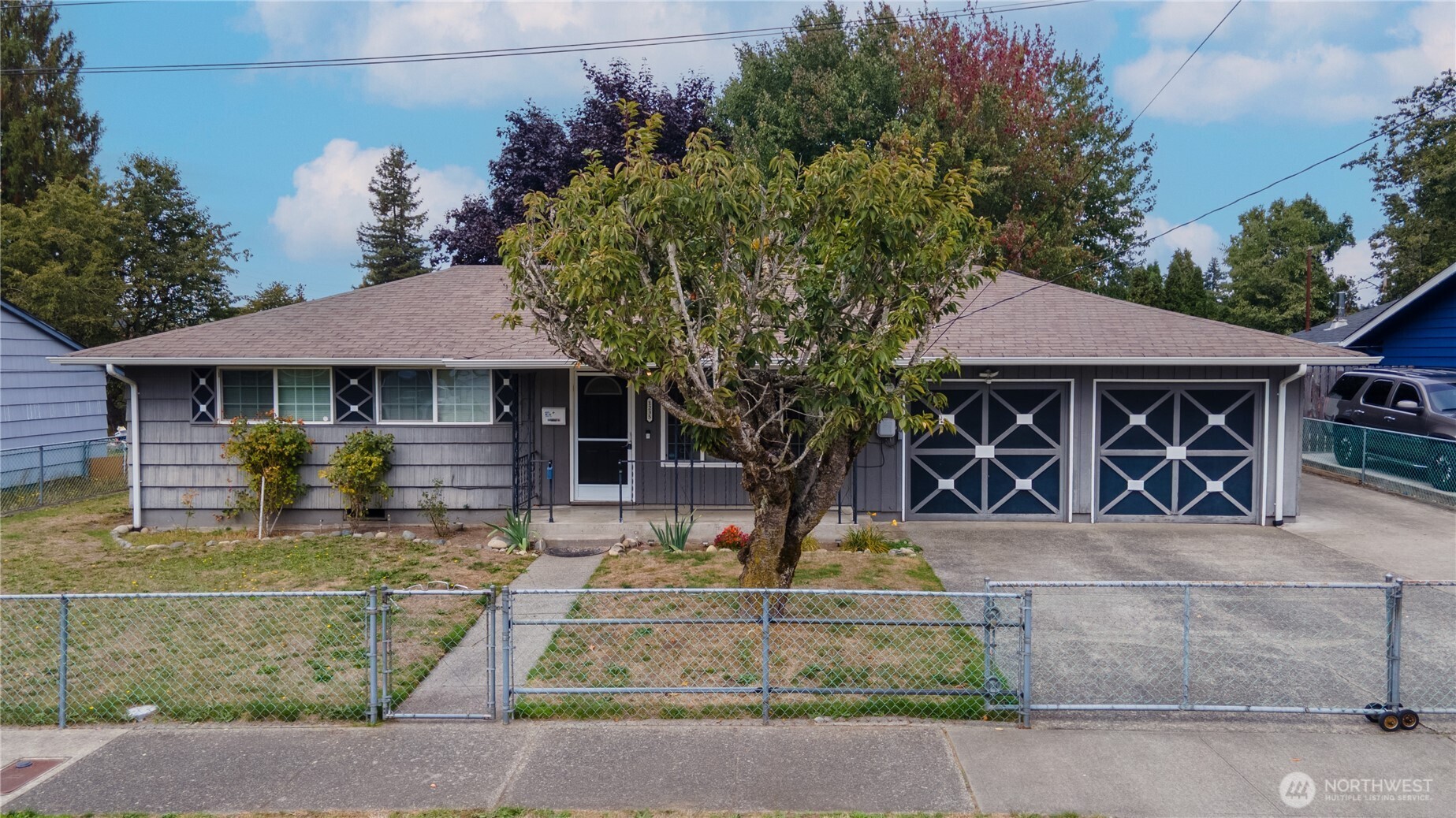 1235 25 Street Property Photo 3