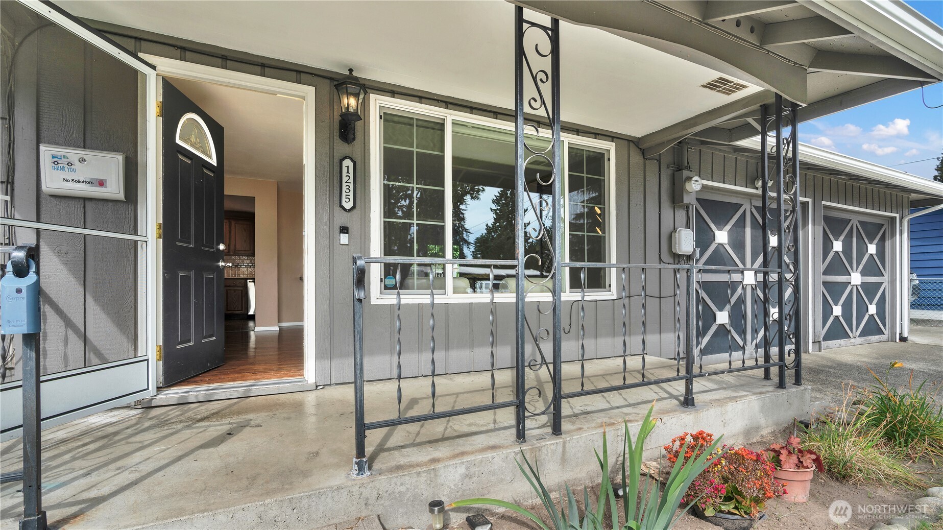 1235 25 Street Property Photo 6