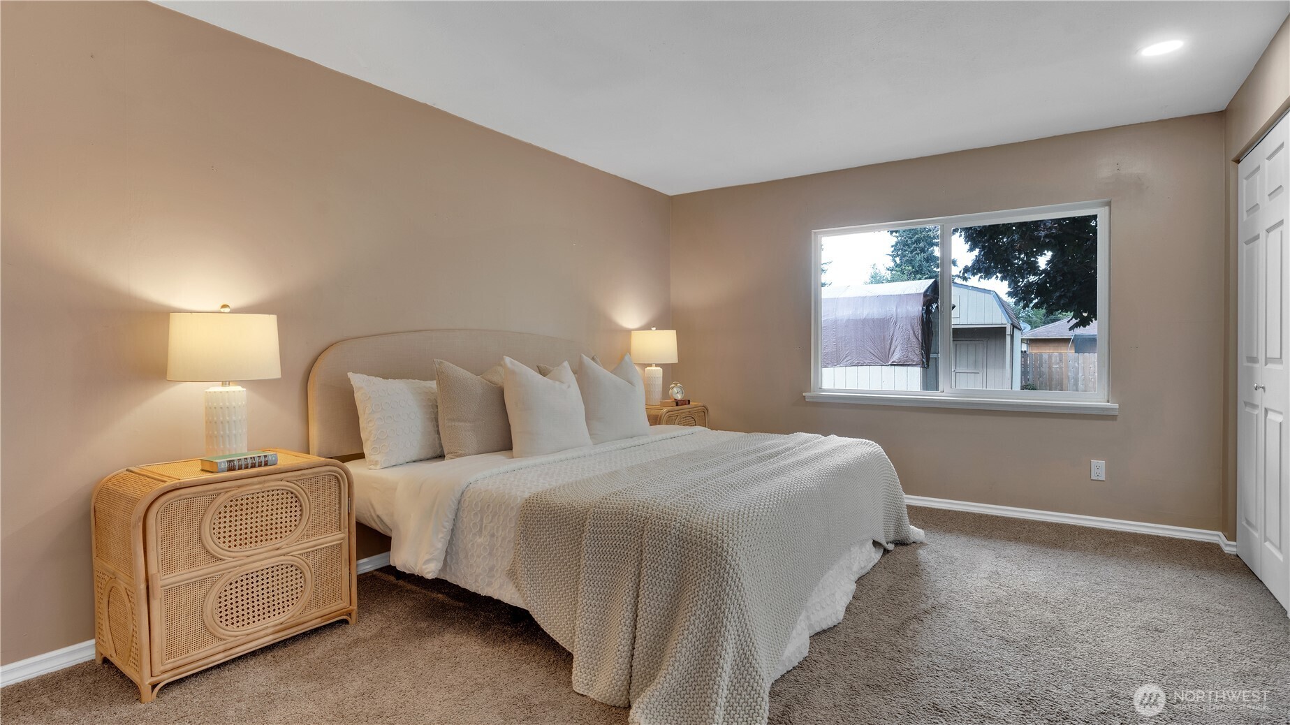 1235 25 Street Property Photo 12