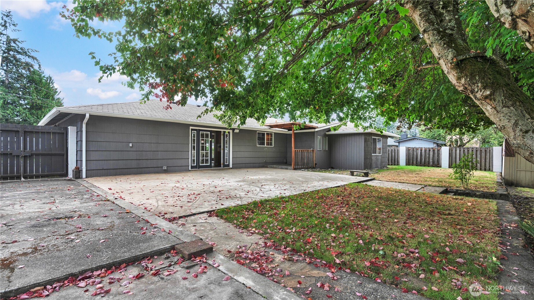1235 25 Street Property Photo 24