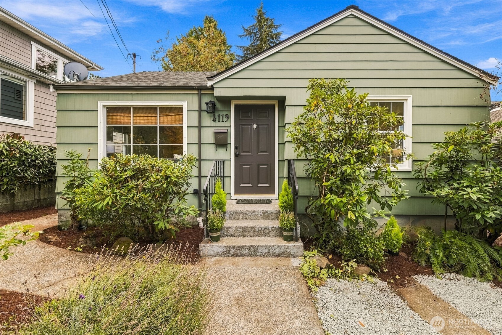 4119 Sw Kenyon Street Property Photo 1