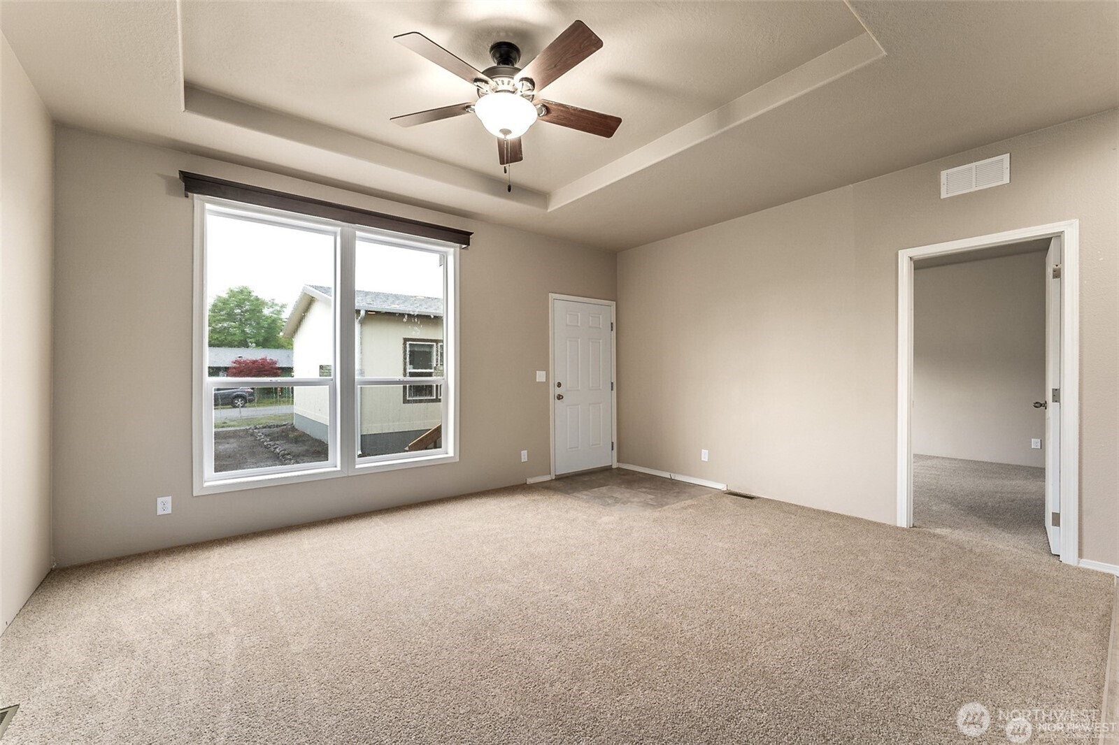 109 Nenant Street Property Photo 10
