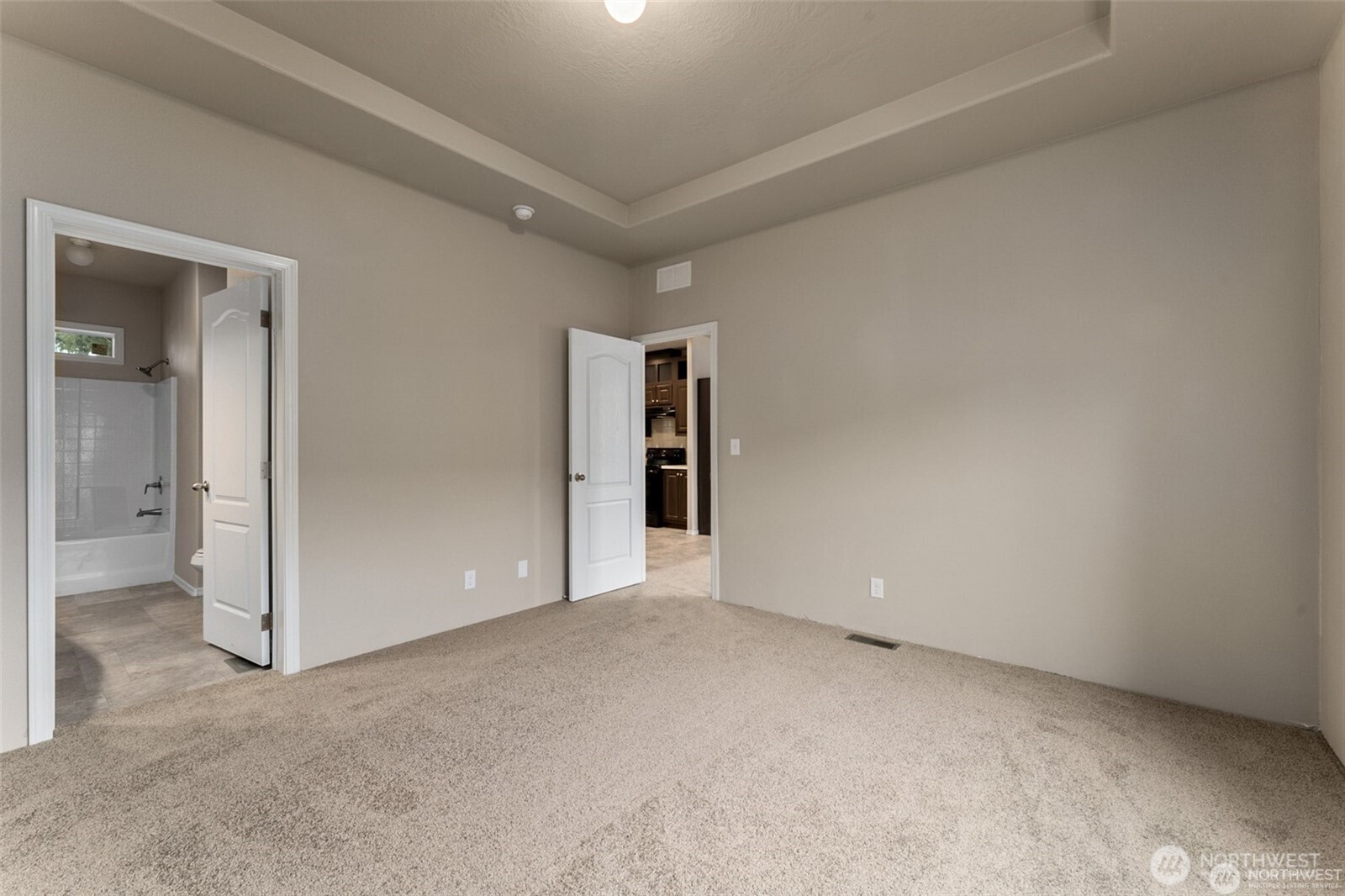 109 Nenant Street Property Photo 12