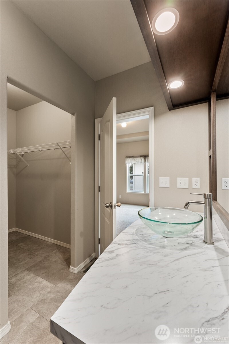 109 Nenant Street Property Photo 14
