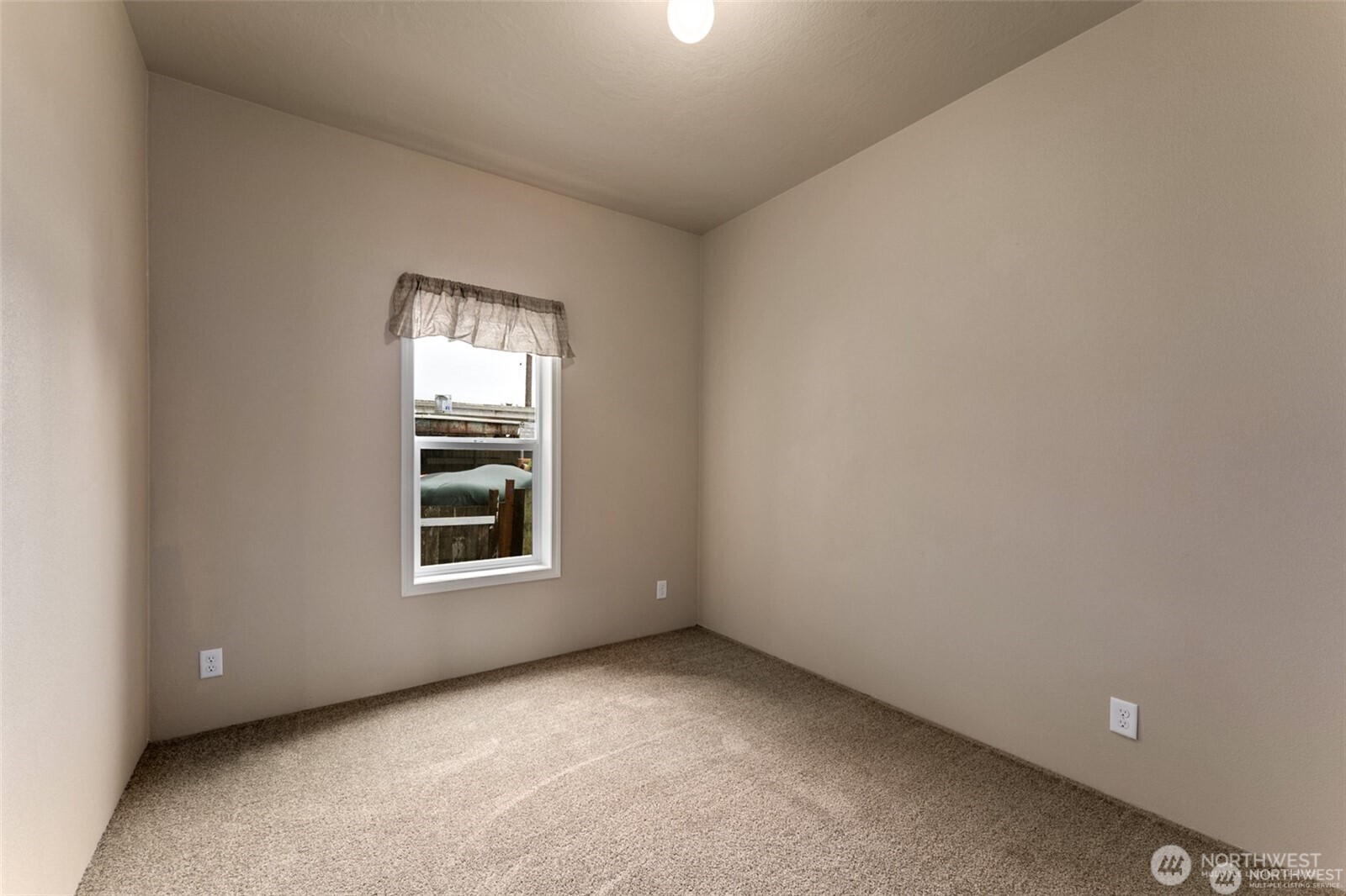 109 Nenant Street Property Photo 16