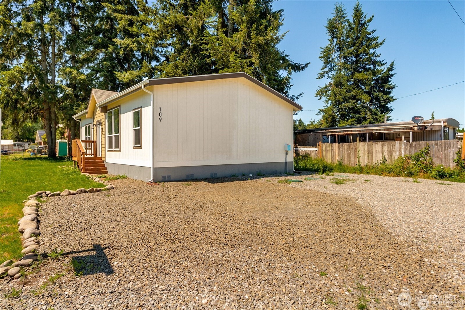 109 Nenant Street Property Photo 18