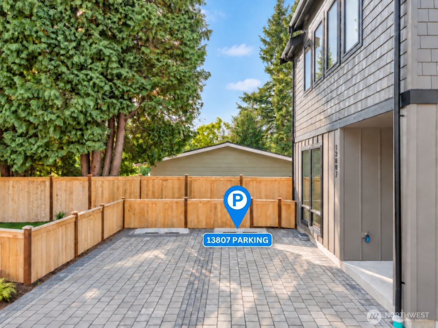 13807 84th Lane Property Photo 3