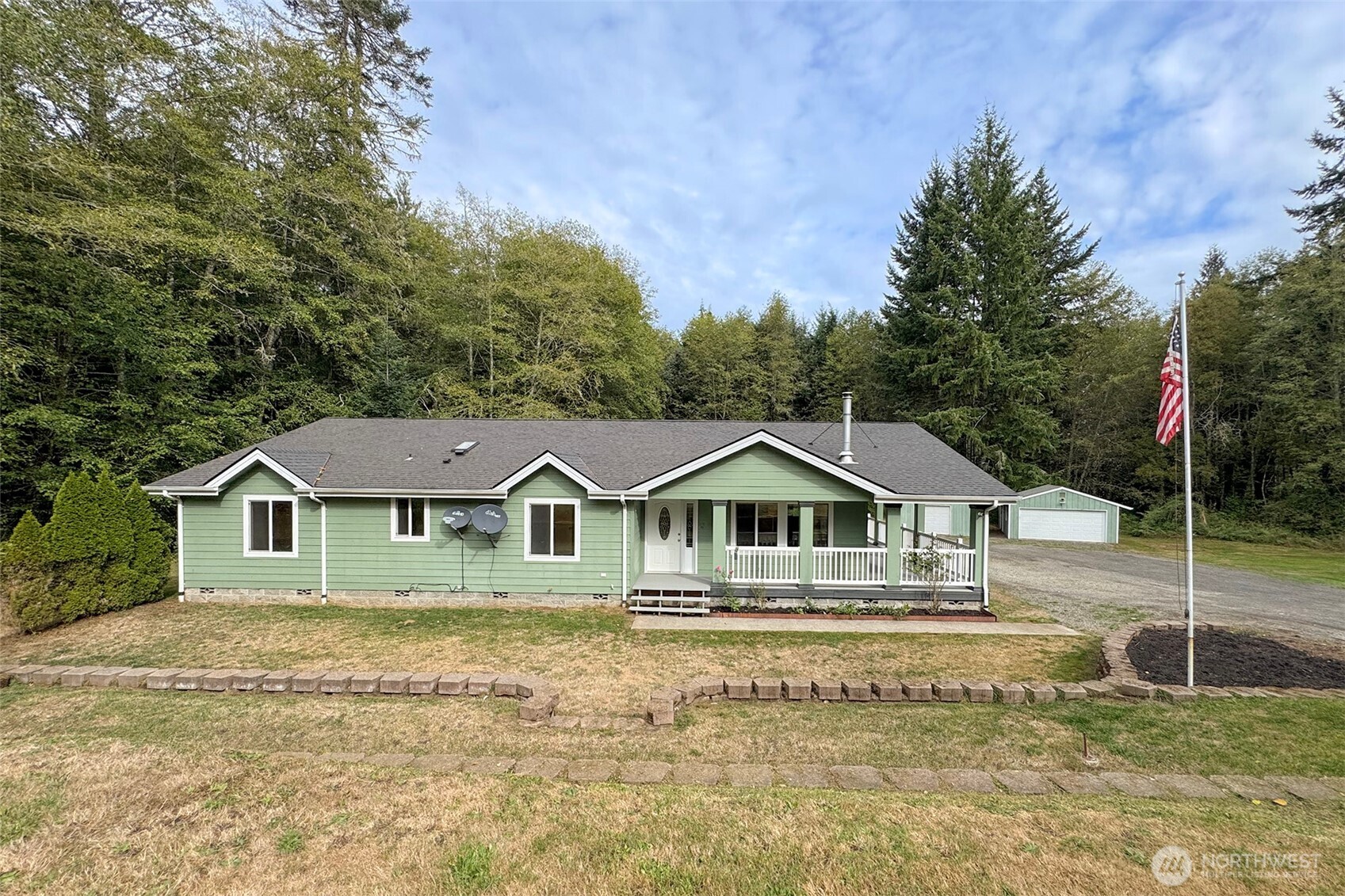 54743 Highway 112 Property Photo 3