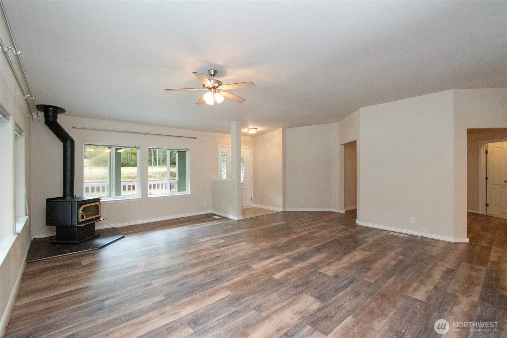 54743 Highway 112 Property Photo 7