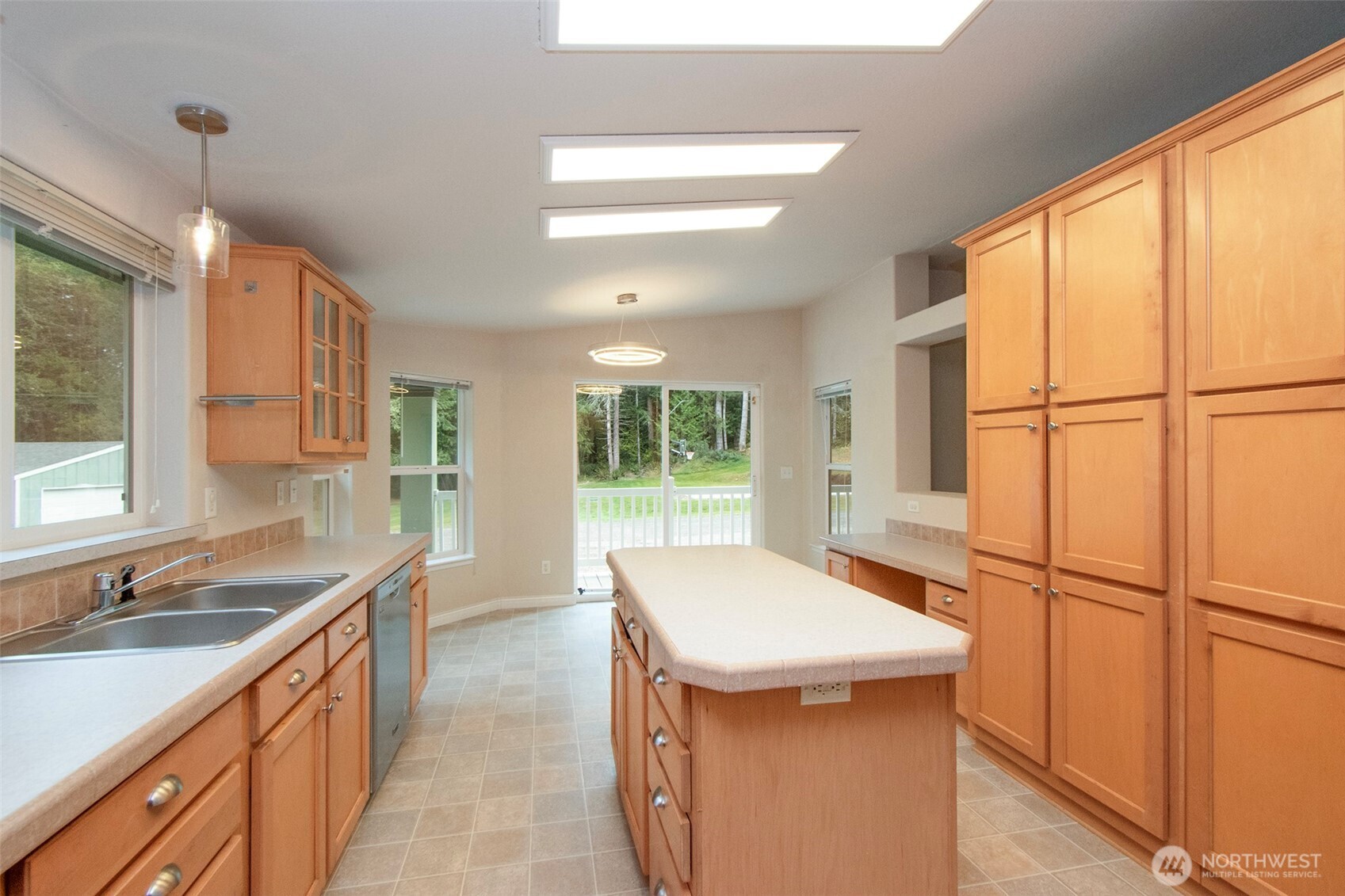 54743 Highway 112 Property Photo 11