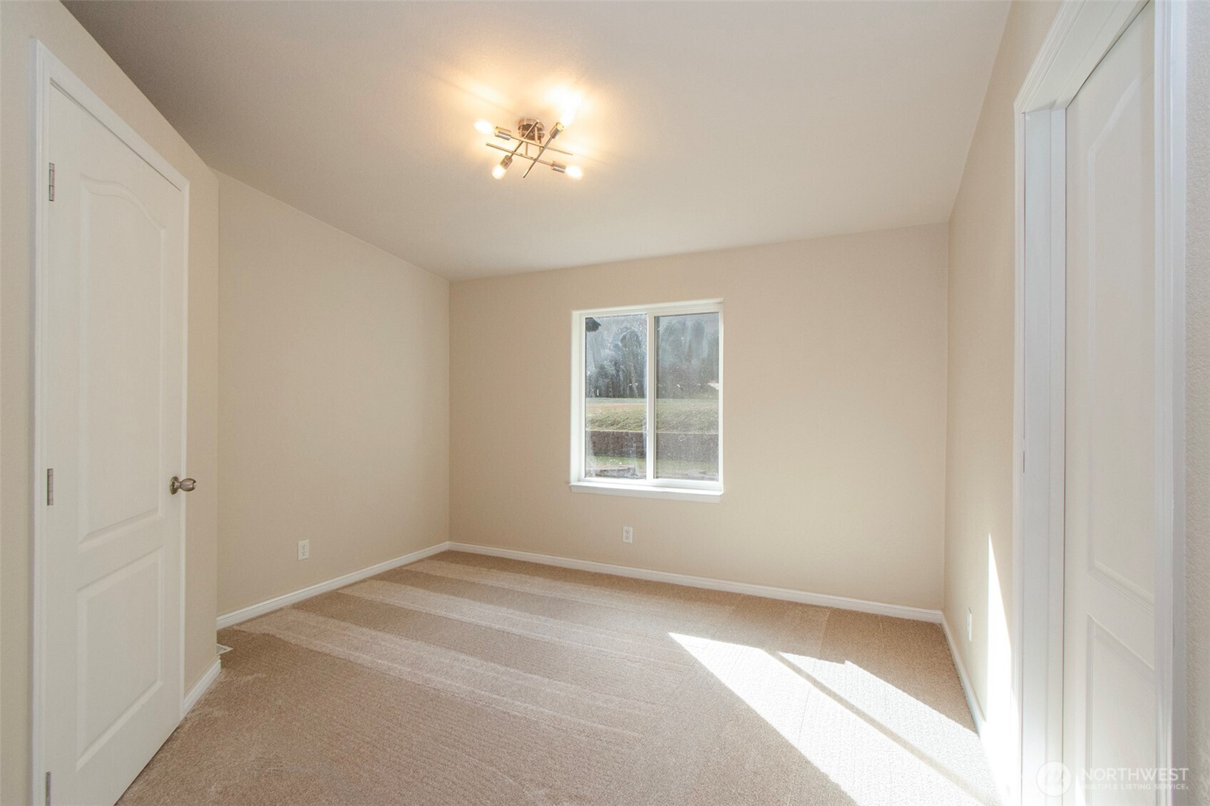 54743 Highway 112 Property Photo 15