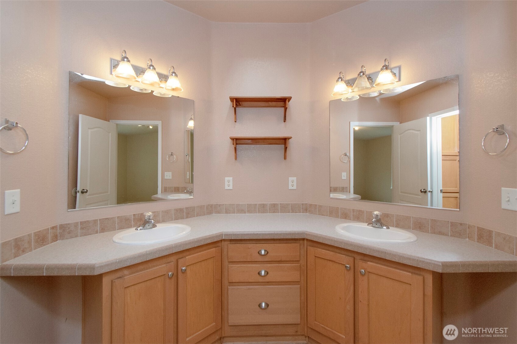 54743 Highway 112 Property Photo 17