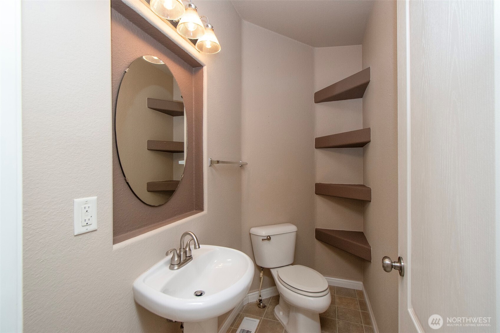 54743 Highway 112 Property Photo 32