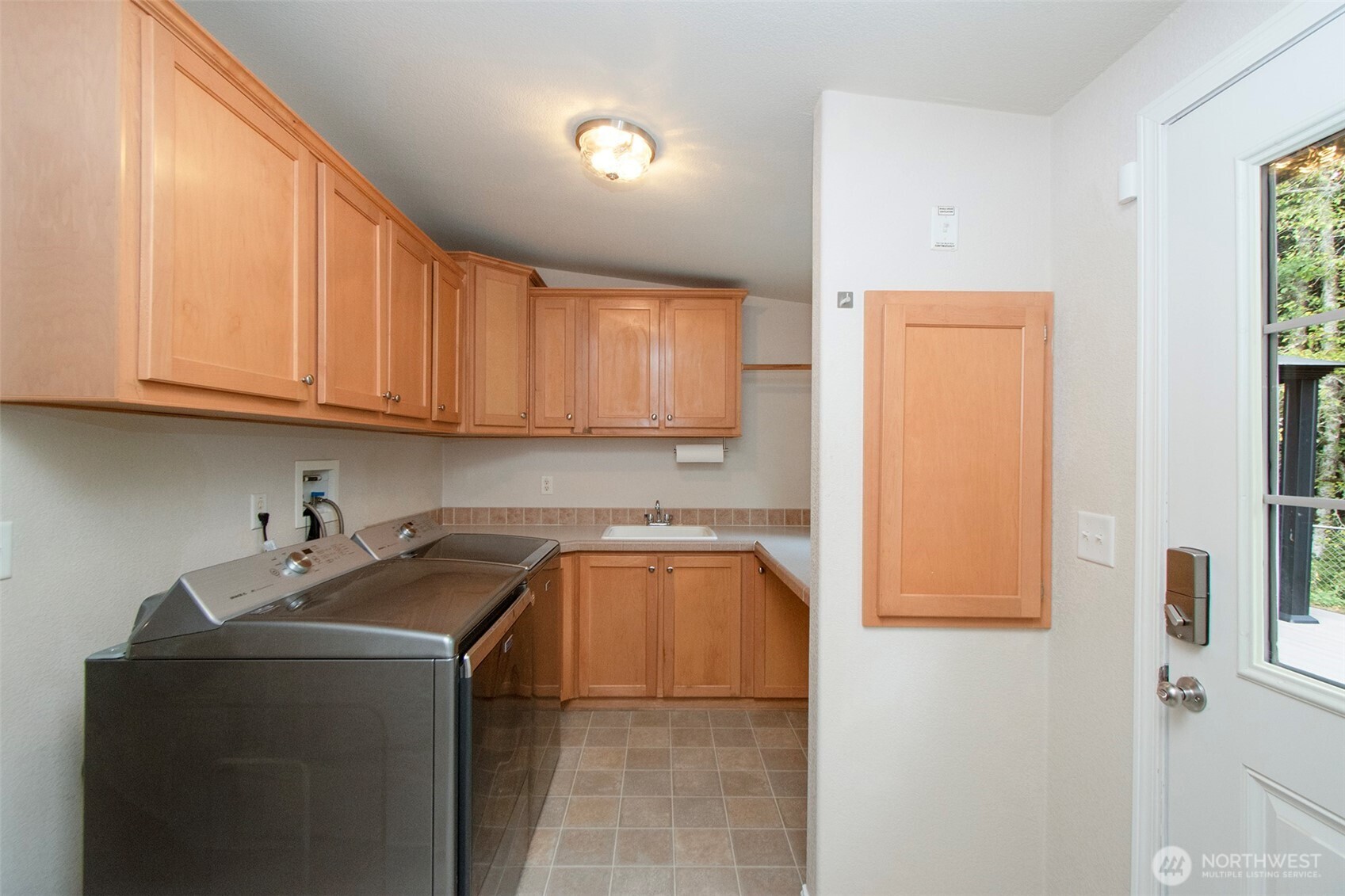 54743 Highway 112 Property Photo 33