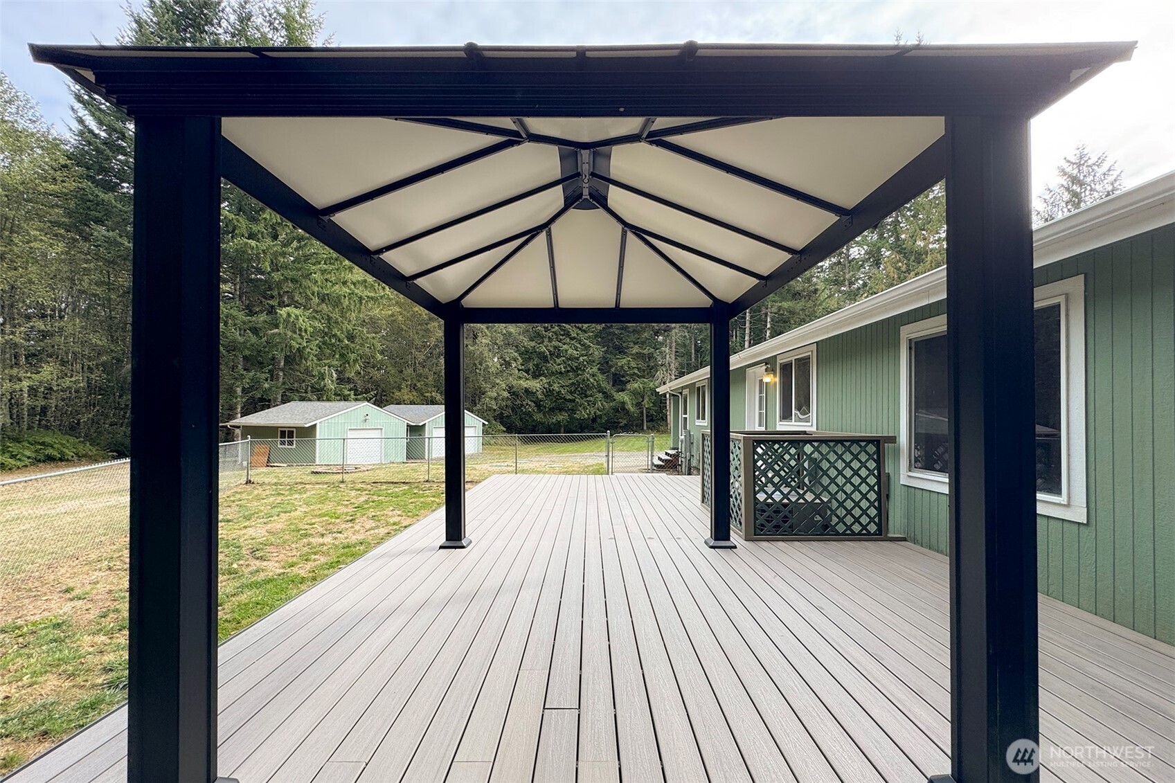 54743 Highway 112 Property Photo 35