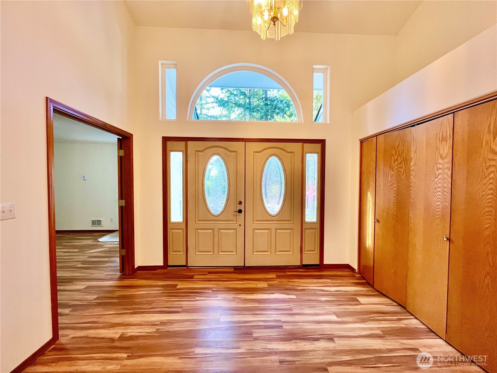 561 Grandview Drive Property Photo 4