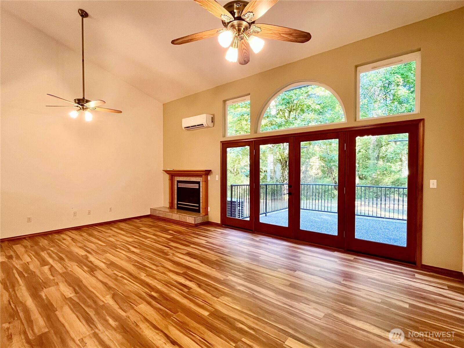 561 Grandview Drive Property Photo 7