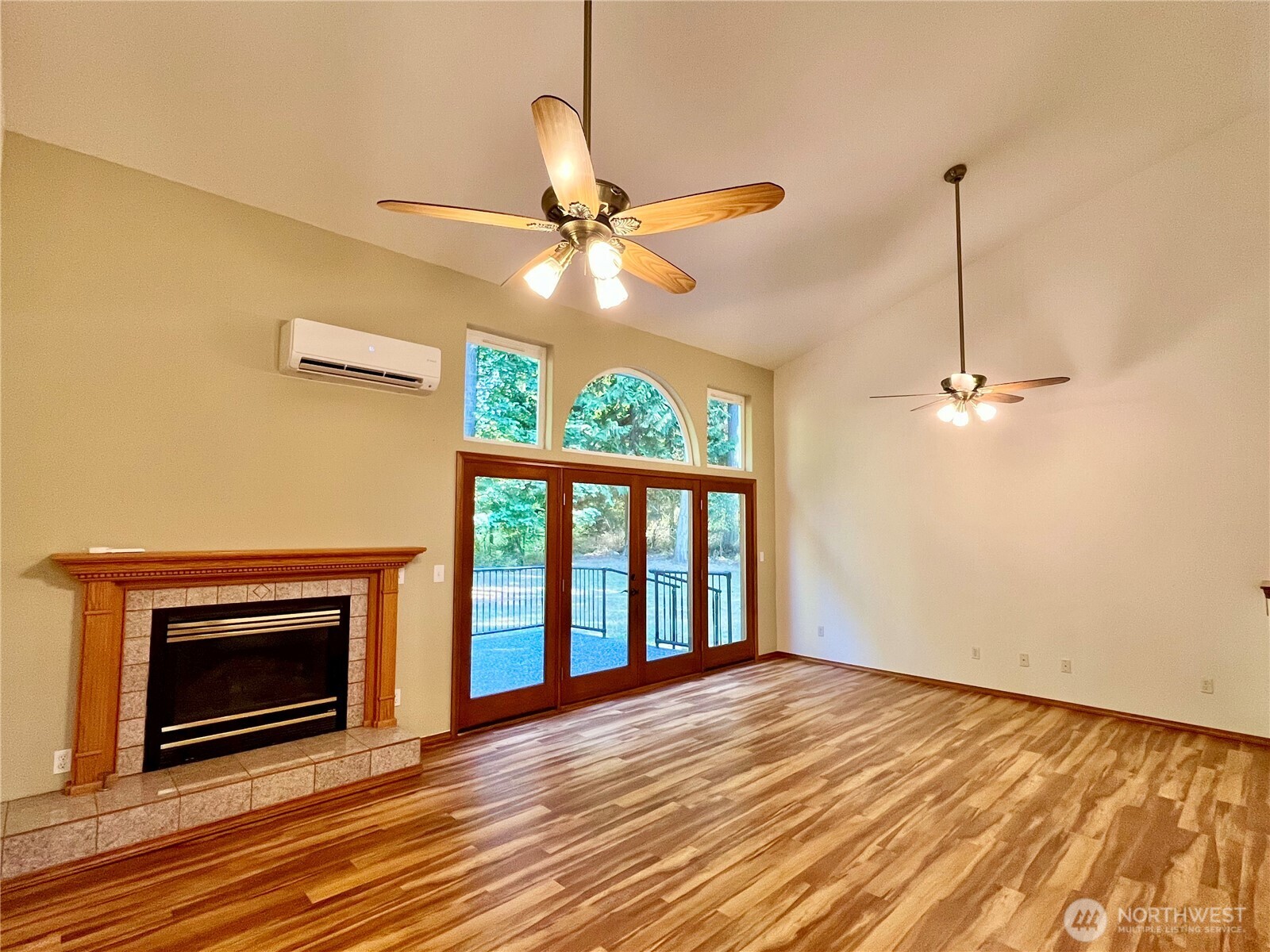 561 Grandview Drive Property Photo 8