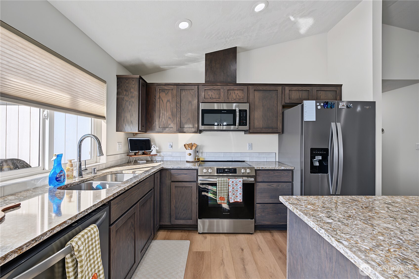 812 E Casacde Street Property Photo 3