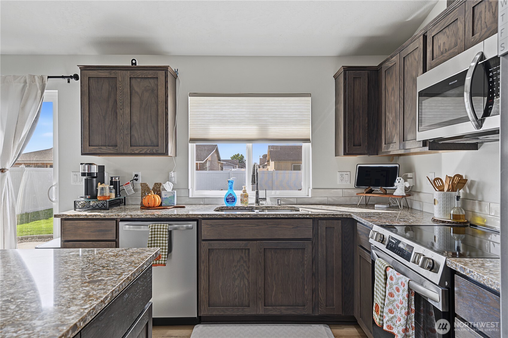 812 E Casacde Street Property Photo 8
