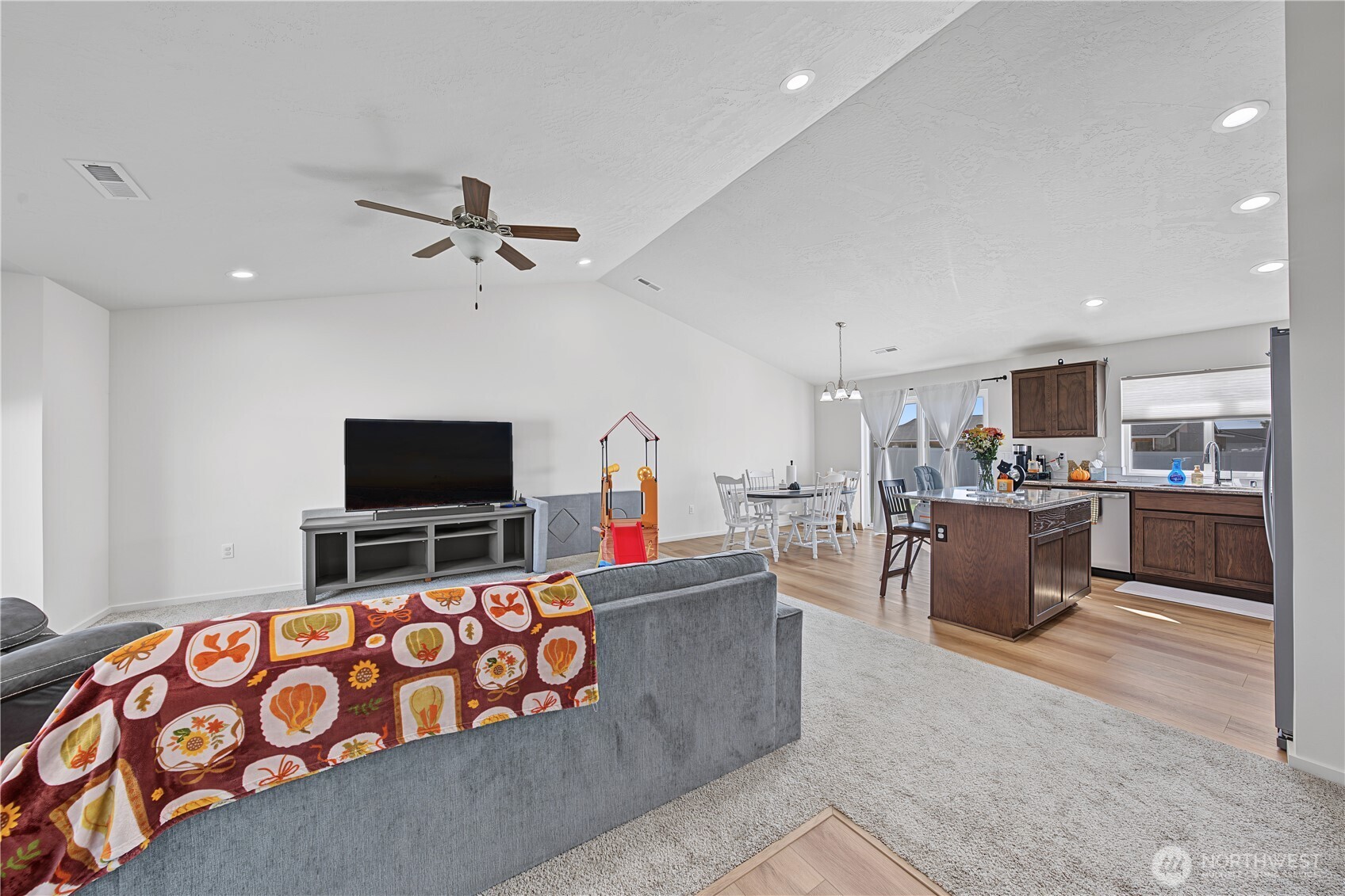 812 E Casacde Street Property Photo 12