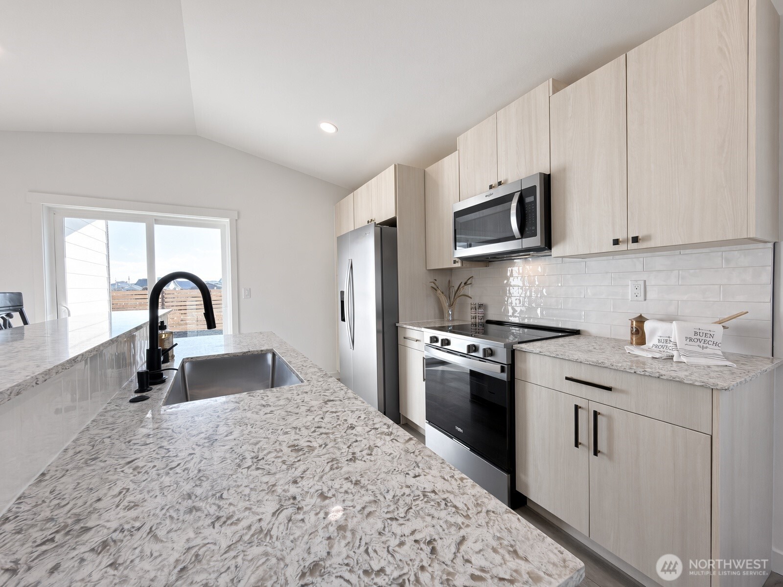 1275 Channel Avenue Property Photo 16