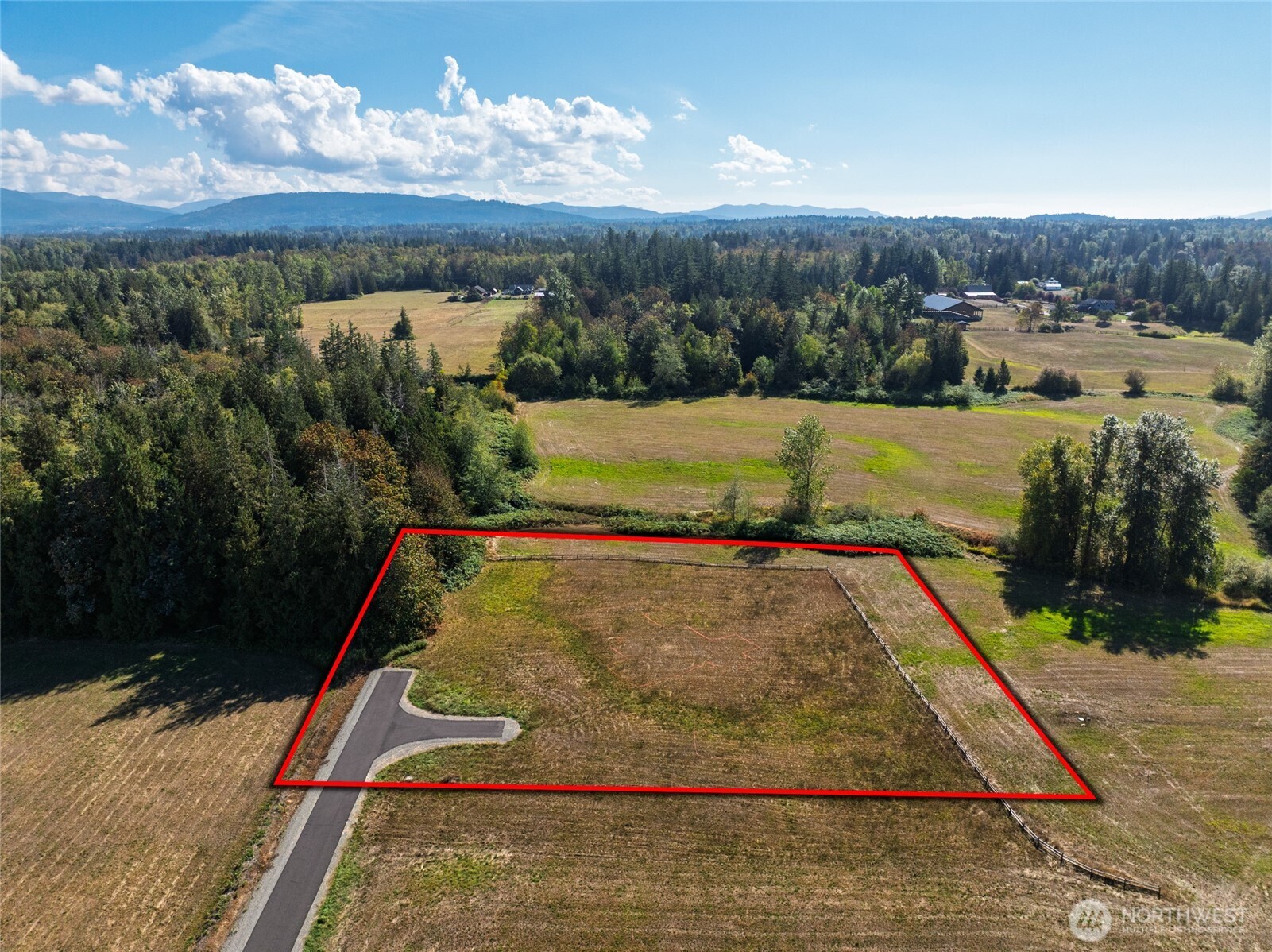 1383 Ten Mile Road Property Photo 2