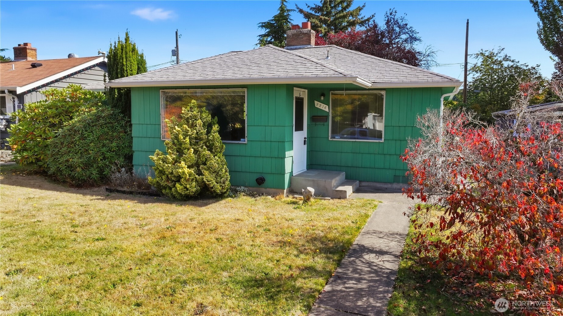 9216 30th Avenue Property Photo 2