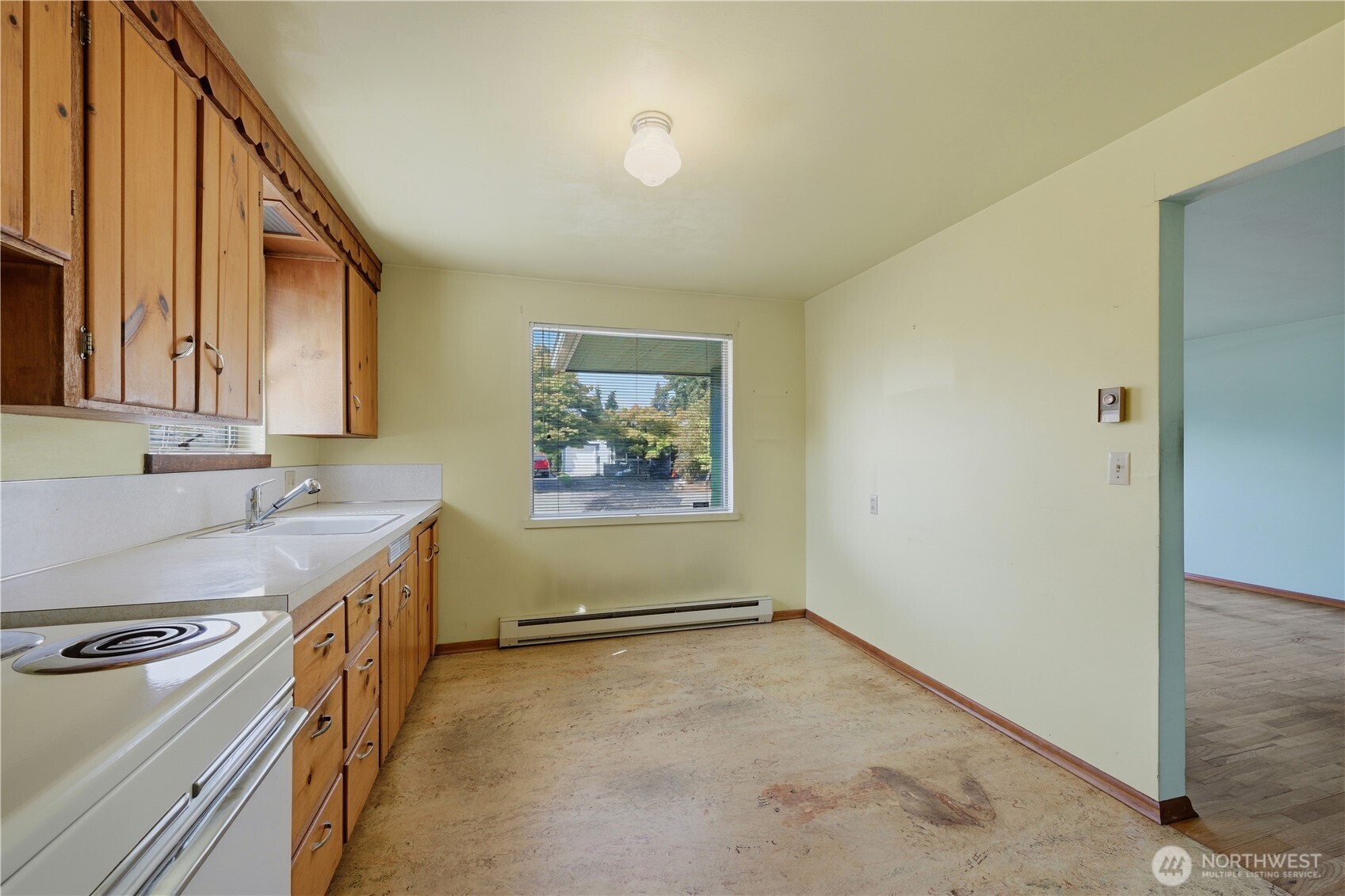 9216 30th Avenue Property Photo 5