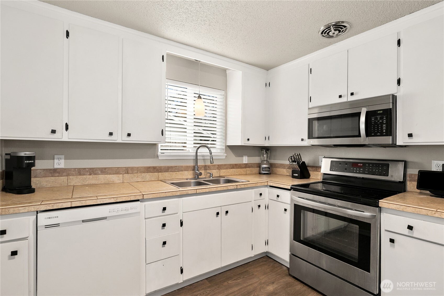 16922 17th Avenue Property Photo 10