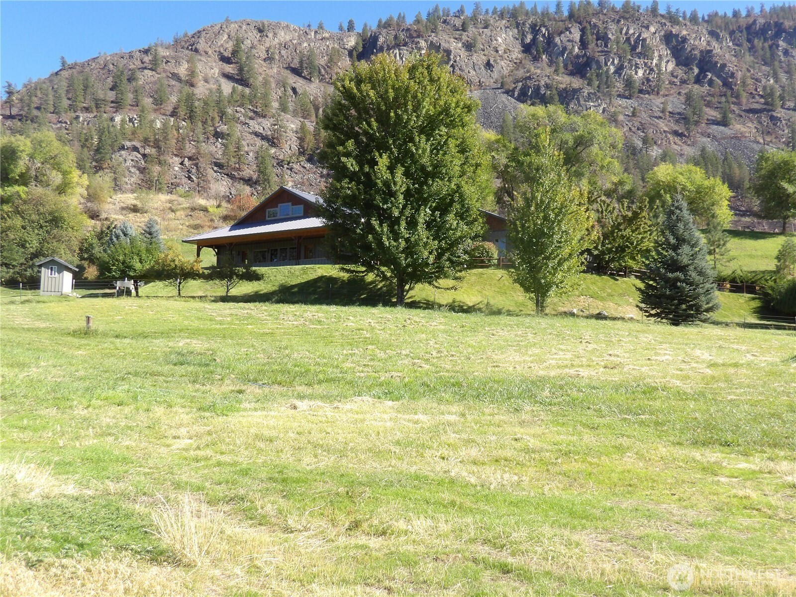 2132 Sinlakekin Road Property Photo 2