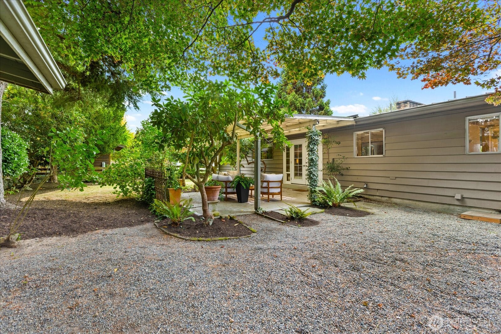 418 2nd Avenue Property Photo 30