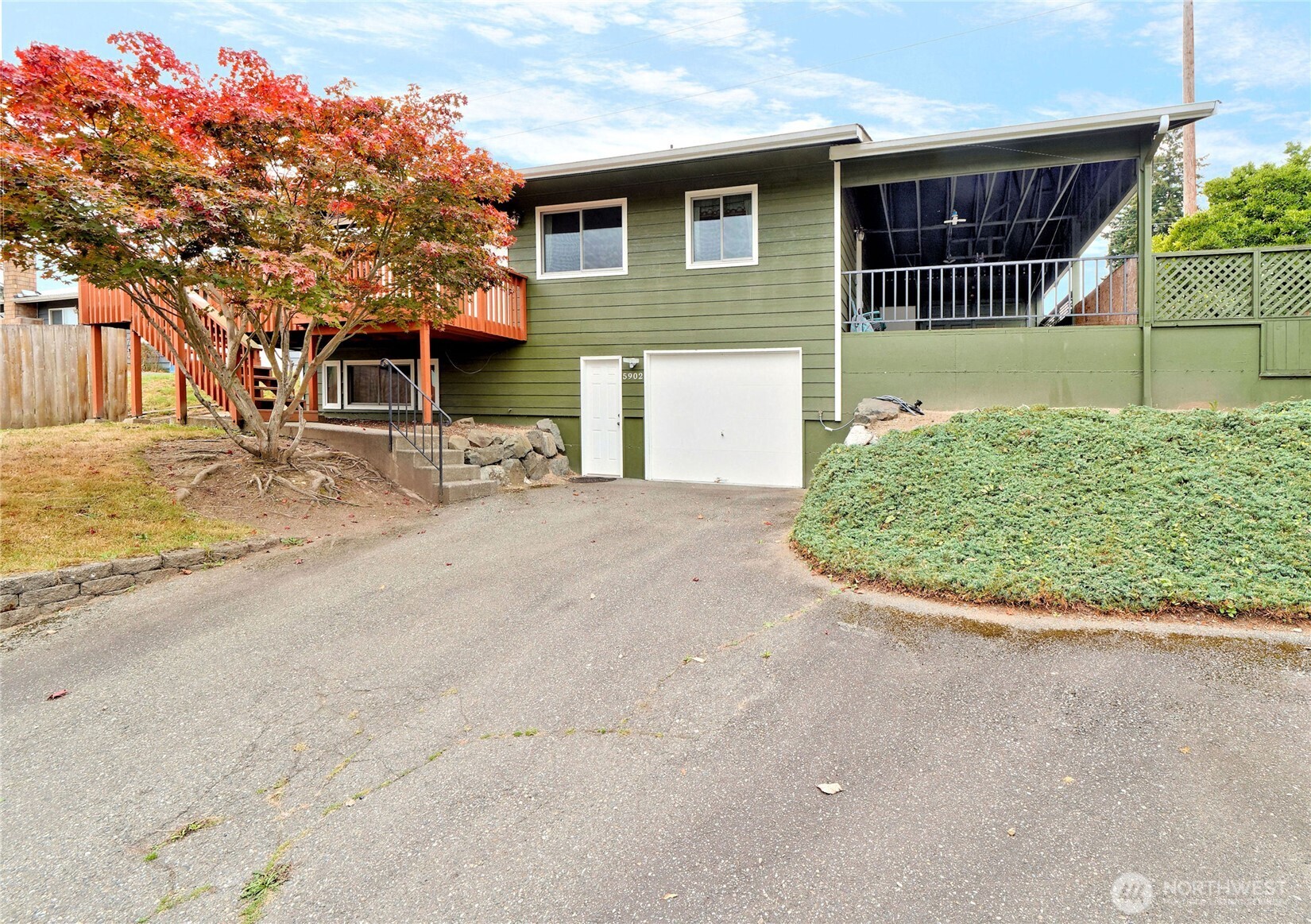 5902 Broadway Property Photo 1