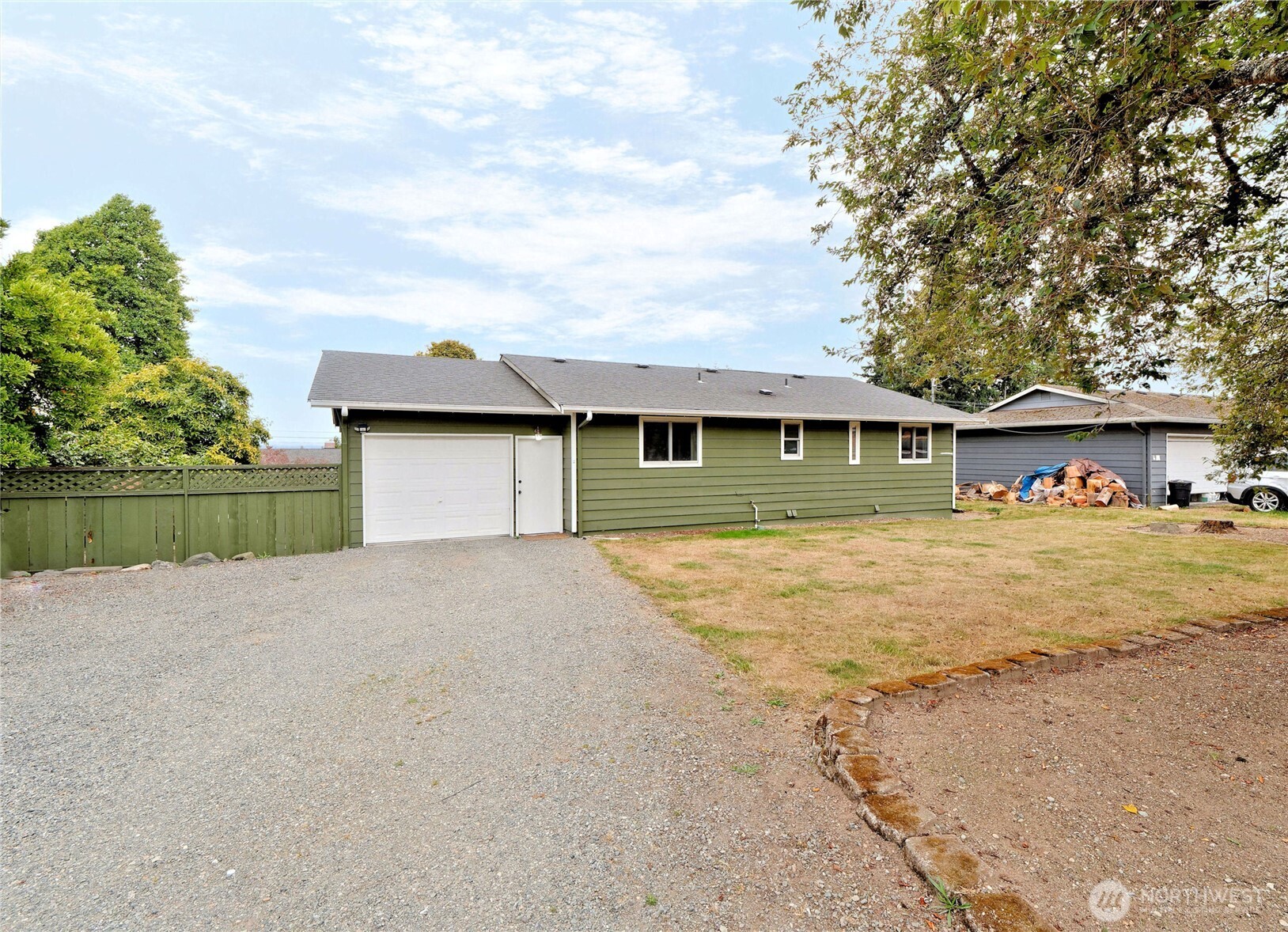 5902 Broadway Property Photo 3