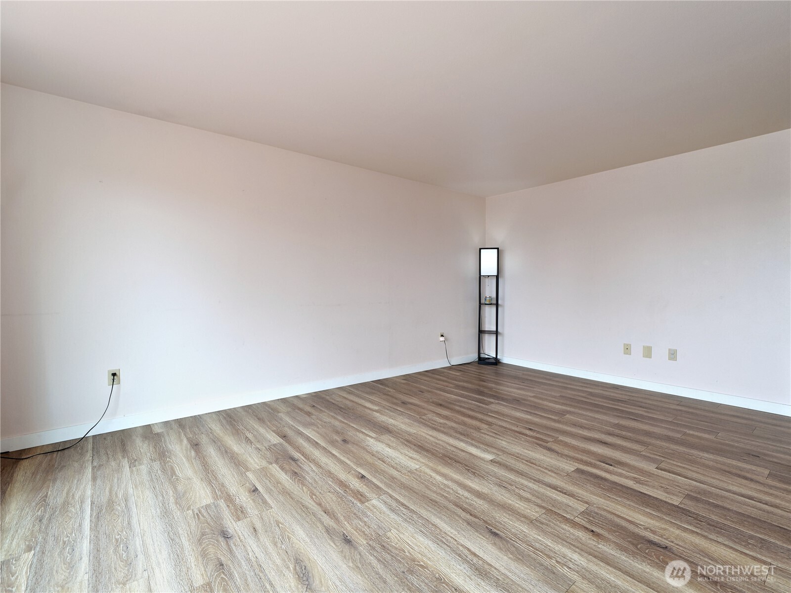 5902 Broadway Property Photo 12