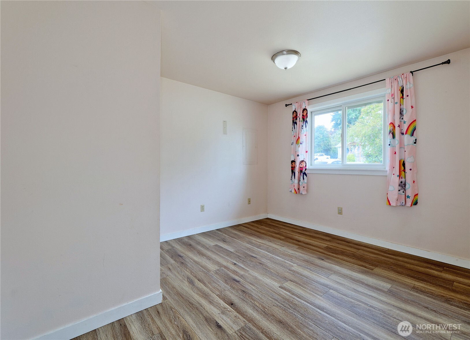 5902 Broadway Property Photo 16