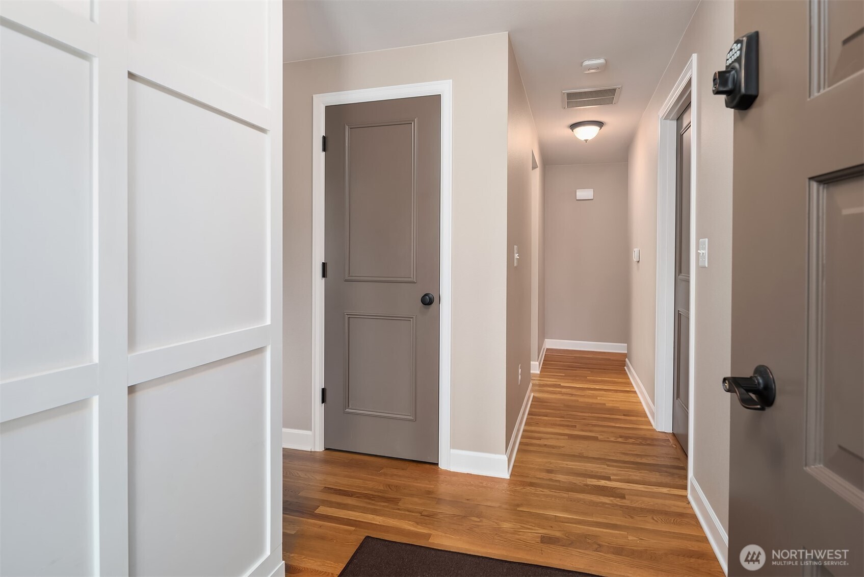 1825 Camas Avenue Property Photo 3