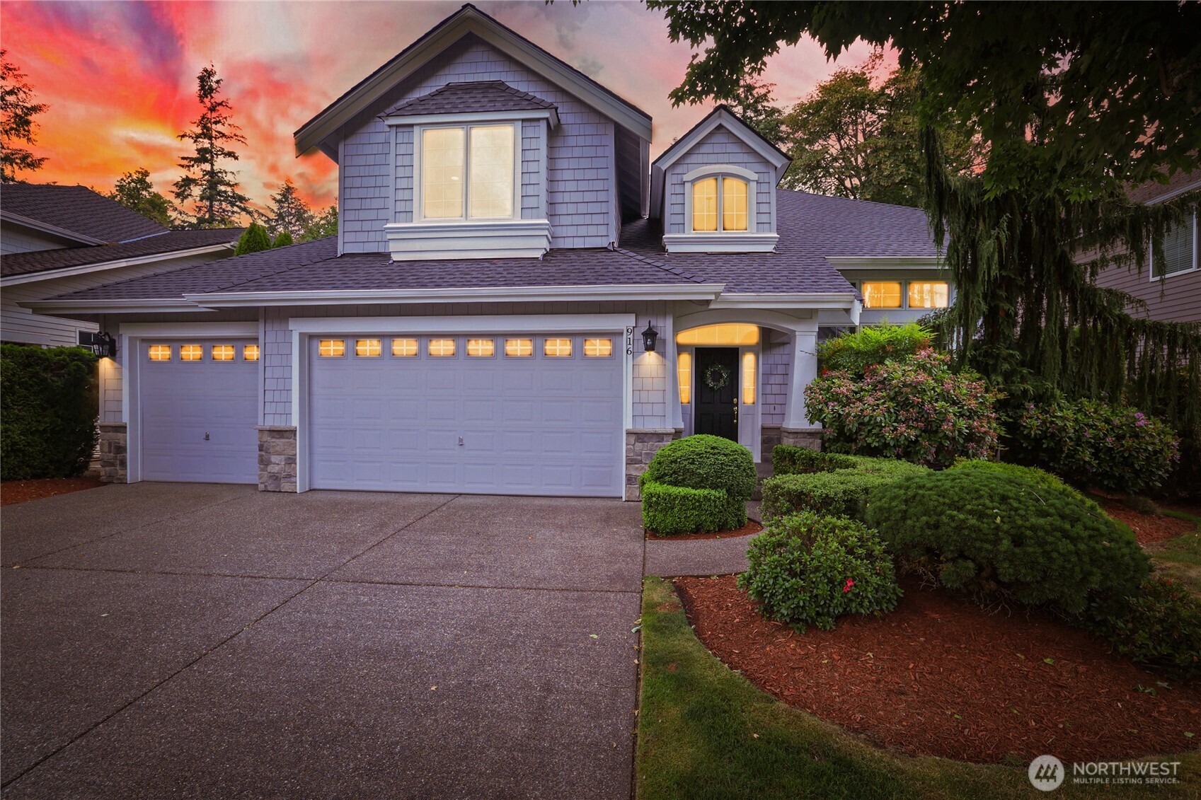 916 275th Place Property Photo 1