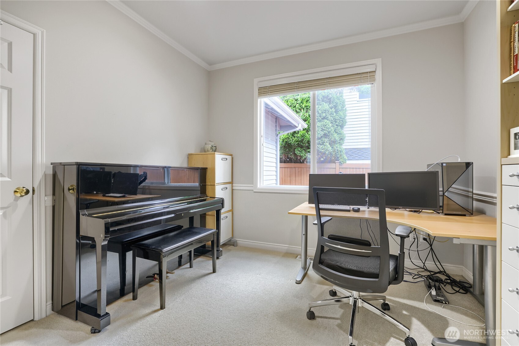 916 275th Place Property Photo 16