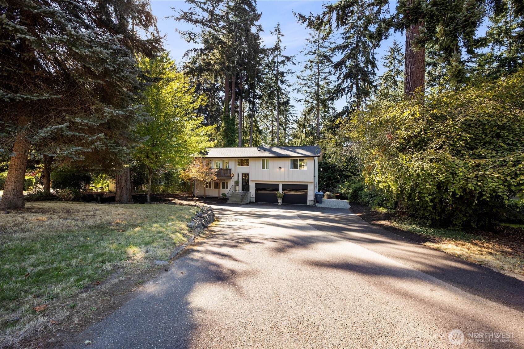 308 Point Fosdick Pl Property Photo 2