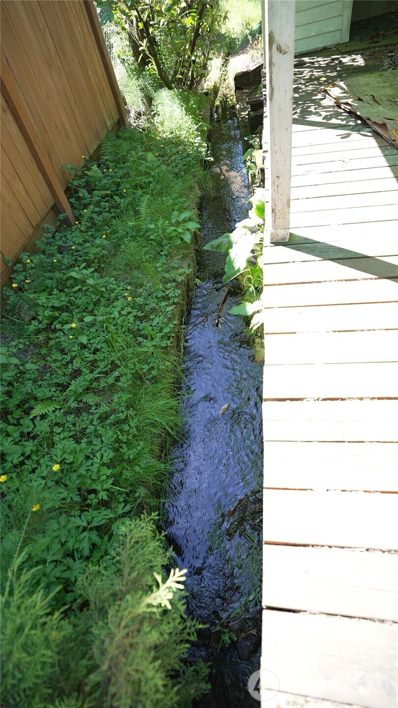19054 Ne 18th Ave Property Photo 6