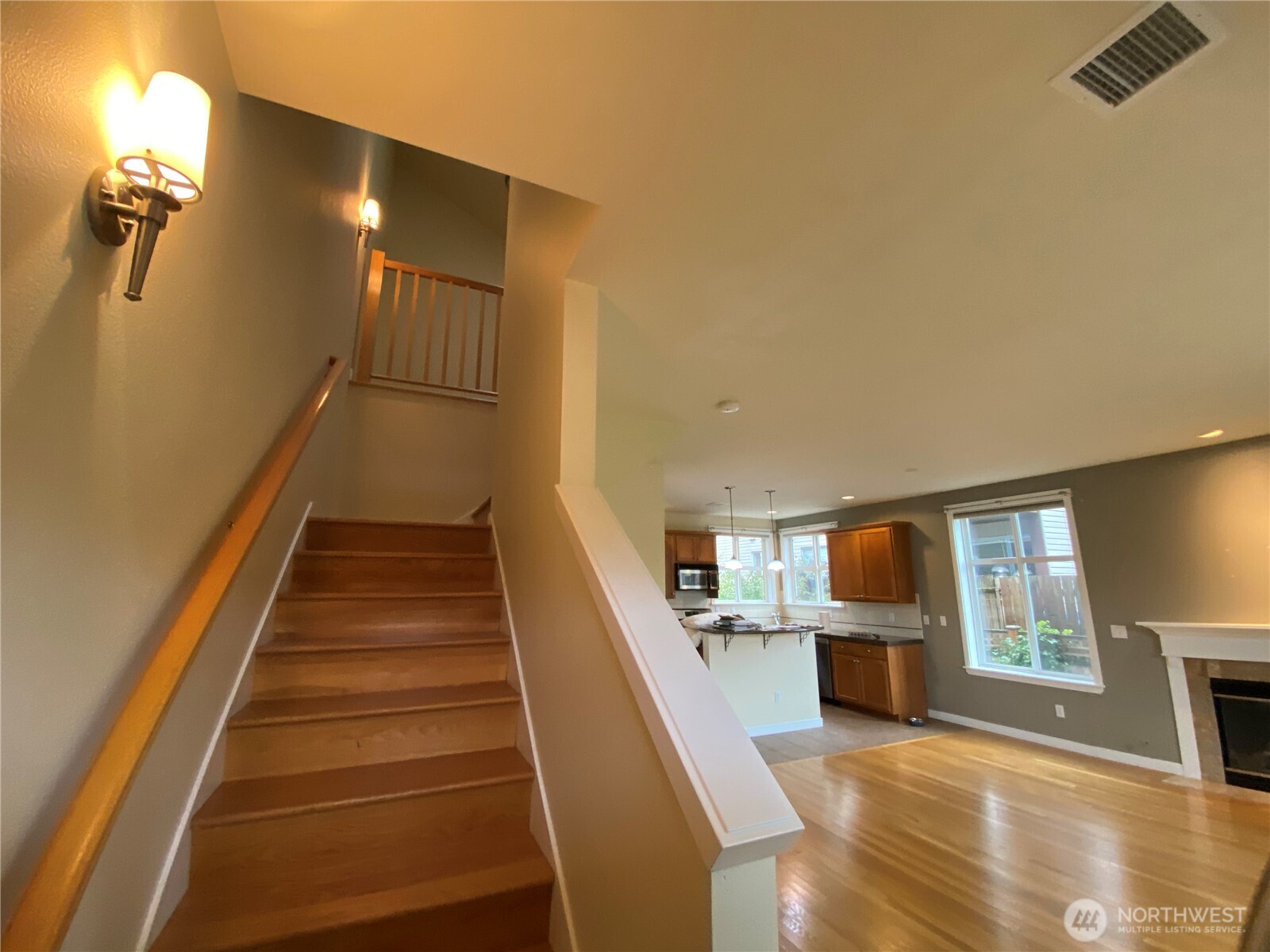 3637 Wallingford Avenue B Property Photo 2